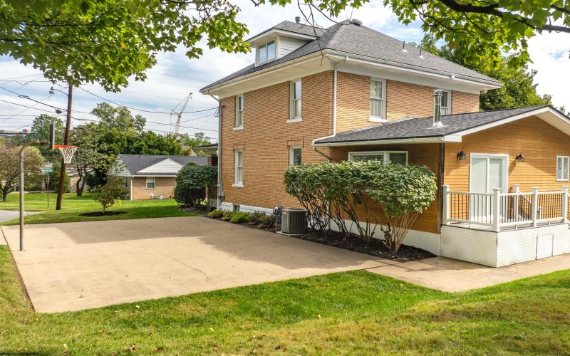 1081 Koontz Avenue, Morgantown, West Virginia 26505, 4 Bedrooms Bedrooms, 7 Rooms Rooms,2 BathroomsBathrooms,Single Family Detached,For Sale,Koontz,10161804