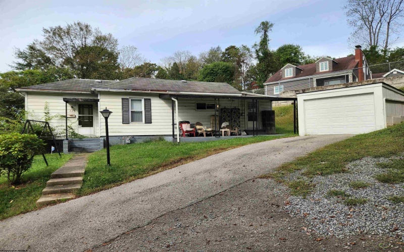 725 Milford Street, Clarksburg, West Virginia 26301, 3 Bedrooms Bedrooms, 6 Rooms Rooms,1 BathroomBathrooms,Single Family Detached,For Sale,Milford,10161792