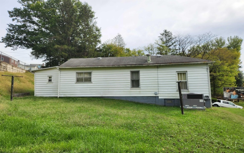 725 Milford Street, Clarksburg, West Virginia 26301, 3 Bedrooms Bedrooms, 6 Rooms Rooms,1 BathroomBathrooms,Single Family Detached,For Sale,Milford,10161792