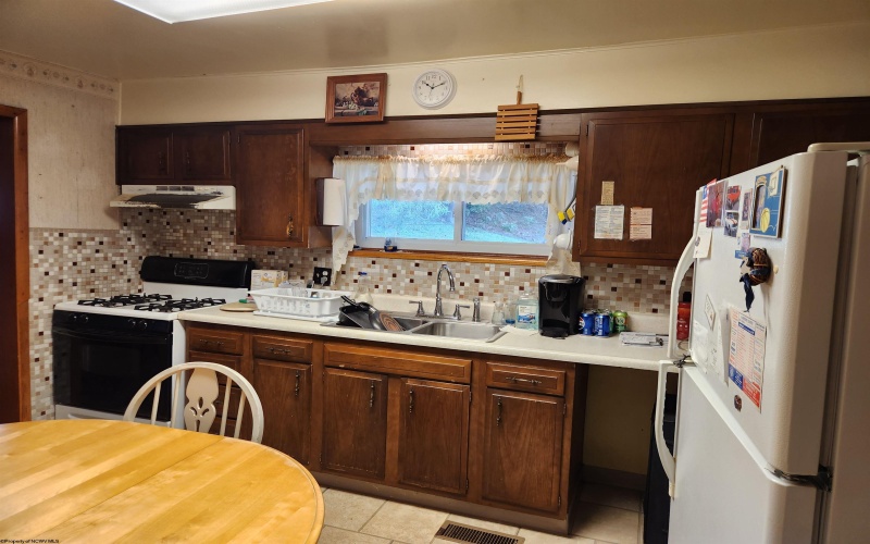 725 Milford Street, Clarksburg, West Virginia 26301, 3 Bedrooms Bedrooms, 6 Rooms Rooms,1 BathroomBathrooms,Single Family Detached,For Sale,Milford,10161792