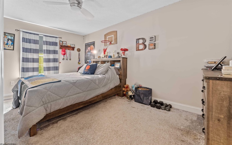 304 Salonika Drive, Morgantown, West Virginia 26508, 4 Bedrooms Bedrooms, 10 Rooms Rooms,3 BathroomsBathrooms,Single Family Detached,For Sale,Salonika,10161800