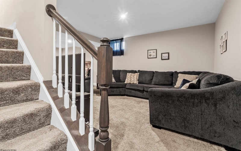 304 Salonika Drive, Morgantown, West Virginia 26508, 4 Bedrooms Bedrooms, 10 Rooms Rooms,3 BathroomsBathrooms,Single Family Detached,For Sale,Salonika,10161800