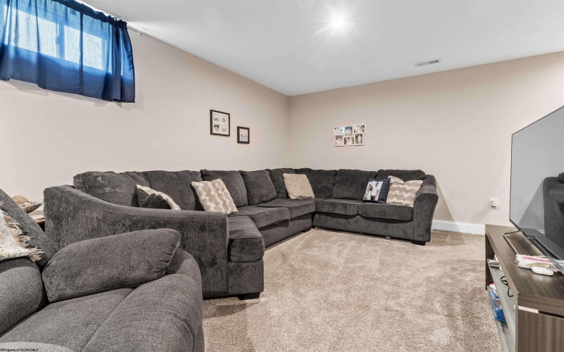 304 Salonika Drive, Morgantown, West Virginia 26508, 4 Bedrooms Bedrooms, 10 Rooms Rooms,3 BathroomsBathrooms,Single Family Detached,For Sale,Salonika,10161800