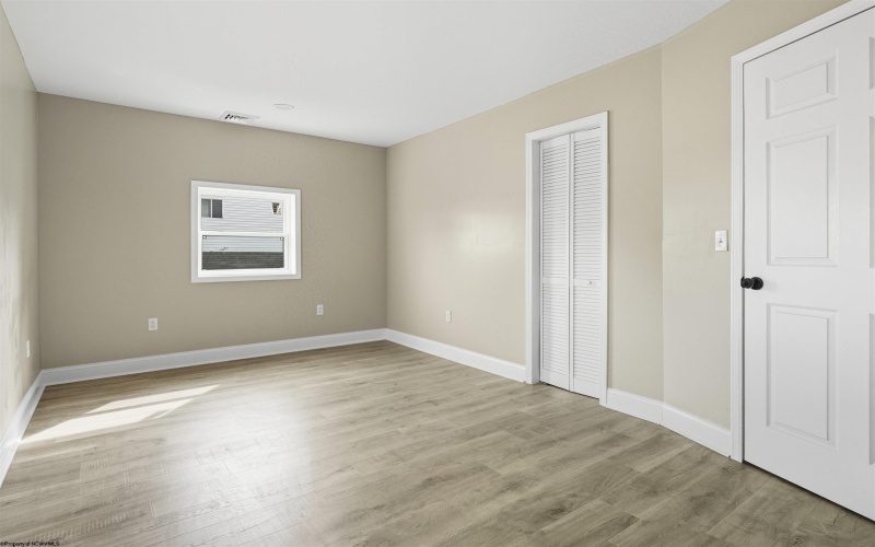 735 Mulberry Avenue, Clarksburg, West Virginia 26301, 5 Bedrooms Bedrooms, 10 Rooms Rooms,3 BathroomsBathrooms,Single Family Detached,For Sale,Mulberry,10161795