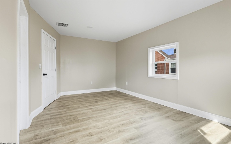735 Mulberry Avenue, Clarksburg, West Virginia 26301, 5 Bedrooms Bedrooms, 10 Rooms Rooms,3 BathroomsBathrooms,Single Family Detached,For Sale,Mulberry,10161795