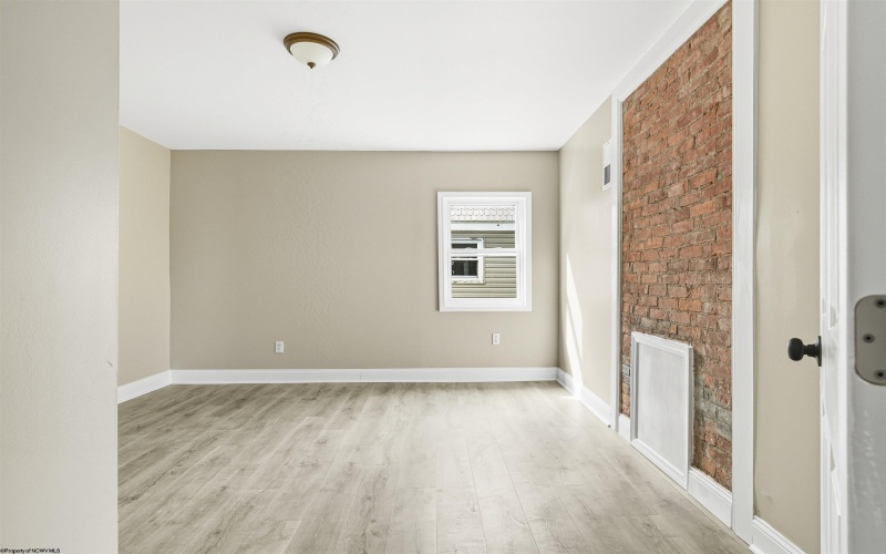 735 Mulberry Avenue, Clarksburg, West Virginia 26301, 5 Bedrooms Bedrooms, 10 Rooms Rooms,3 BathroomsBathrooms,Single Family Detached,For Sale,Mulberry,10161795
