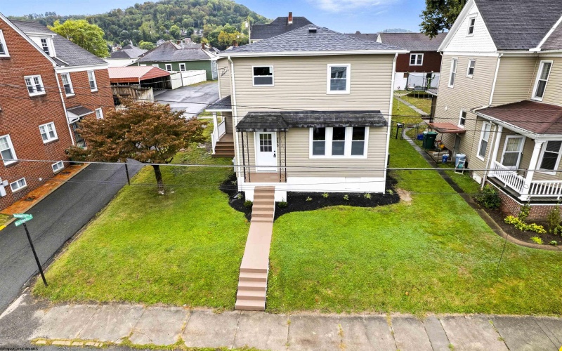 735 Mulberry Avenue, Clarksburg, West Virginia 26301, 5 Bedrooms Bedrooms, 10 Rooms Rooms,3 BathroomsBathrooms,Single Family Detached,For Sale,Mulberry,10161795