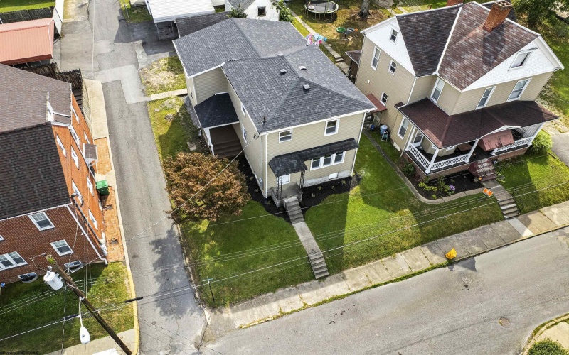 735 Mulberry Avenue, Clarksburg, West Virginia 26301, 5 Bedrooms Bedrooms, 10 Rooms Rooms,3 BathroomsBathrooms,Single Family Detached,For Sale,Mulberry,10161795