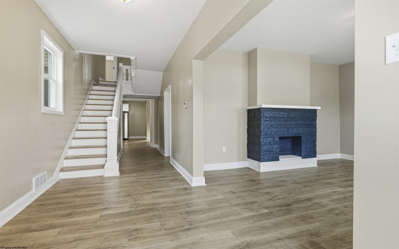 735 Mulberry Avenue, Clarksburg, West Virginia 26301, 5 Bedrooms Bedrooms, 10 Rooms Rooms,3 BathroomsBathrooms,Single Family Detached,For Sale,Mulberry,10161795