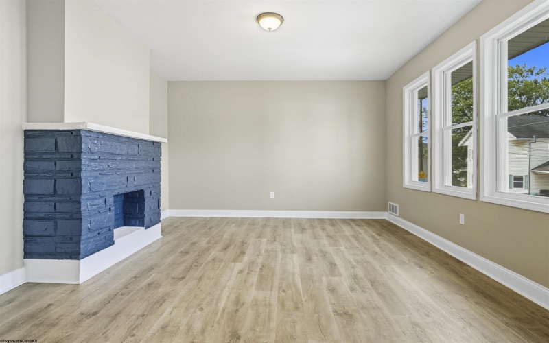 735 Mulberry Avenue, Clarksburg, West Virginia 26301, 5 Bedrooms Bedrooms, 10 Rooms Rooms,3 BathroomsBathrooms,Single Family Detached,For Sale,Mulberry,10161795