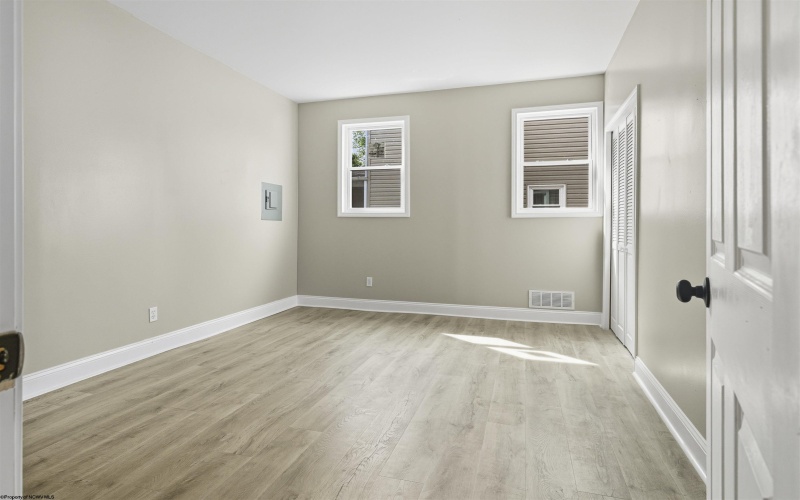 735 Mulberry Avenue, Clarksburg, West Virginia 26301, 5 Bedrooms Bedrooms, 10 Rooms Rooms,3 BathroomsBathrooms,Single Family Detached,For Sale,Mulberry,10161795