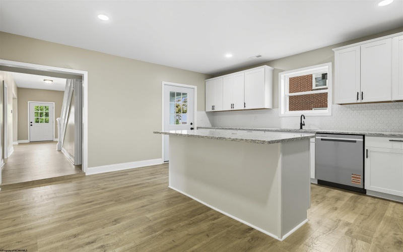 735 Mulberry Avenue, Clarksburg, West Virginia 26301, 5 Bedrooms Bedrooms, 10 Rooms Rooms,3 BathroomsBathrooms,Single Family Detached,For Sale,Mulberry,10161795