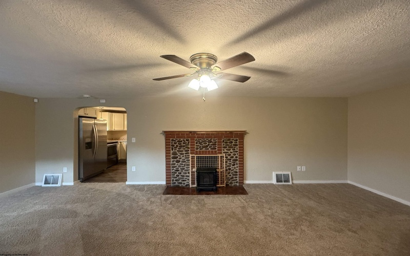 1233 Pleasant Valley Road, Fairmont, West Virginia 26554, 2 Bedrooms Bedrooms, 6 Rooms Rooms,1 BathroomBathrooms,Single Family Detached,For Sale,Pleasant Valley,10161806