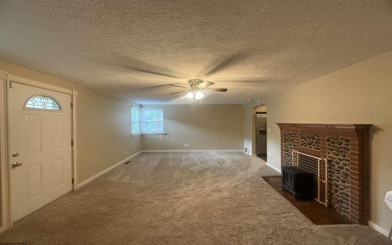 1233 Pleasant Valley Road, Fairmont, West Virginia 26554, 2 Bedrooms Bedrooms, 6 Rooms Rooms,1 BathroomBathrooms,Single Family Detached,For Sale,Pleasant Valley,10161806