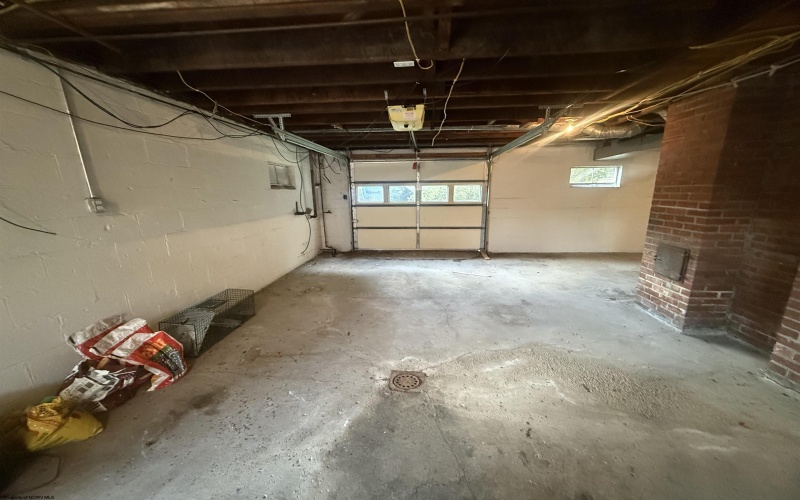 1233 Pleasant Valley Road, Fairmont, West Virginia 26554, 2 Bedrooms Bedrooms, 6 Rooms Rooms,1 BathroomBathrooms,Single Family Detached,For Sale,Pleasant Valley,10161806