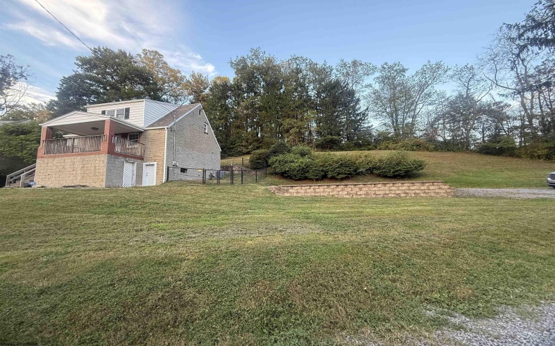 1233 Pleasant Valley Road, Fairmont, West Virginia 26554, 2 Bedrooms Bedrooms, 6 Rooms Rooms,1 BathroomBathrooms,Single Family Detached,For Sale,Pleasant Valley,10161806