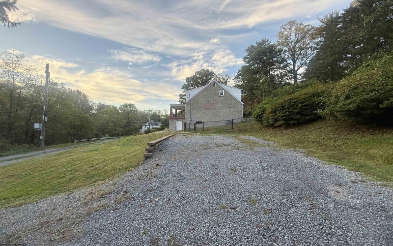 1233 Pleasant Valley Road, Fairmont, West Virginia 26554, 2 Bedrooms Bedrooms, 6 Rooms Rooms,1 BathroomBathrooms,Single Family Detached,For Sale,Pleasant Valley,10161806