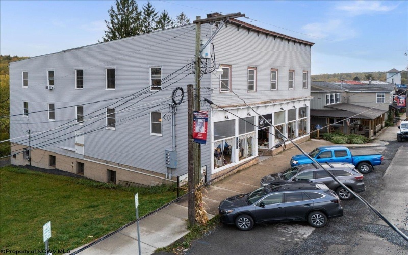 437 William Avenue, Davis, West Virginia 26260-000, ,Multi-unit/income,For Sale,William,10161825