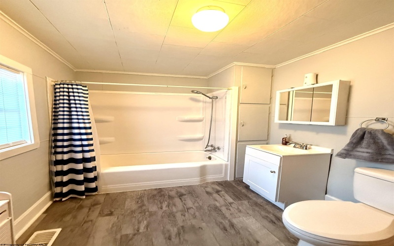 339 22nd Street, Clarksburg, West Virginia 26301, 3 Bedrooms Bedrooms, 8 Rooms Rooms,2 BathroomsBathrooms,Single Family Detached,For Sale,22nd,10161815