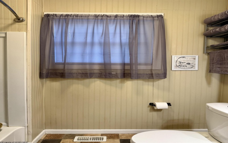 339 22nd Street, Clarksburg, West Virginia 26301, 3 Bedrooms Bedrooms, 8 Rooms Rooms,2 BathroomsBathrooms,Single Family Detached,For Sale,22nd,10161815