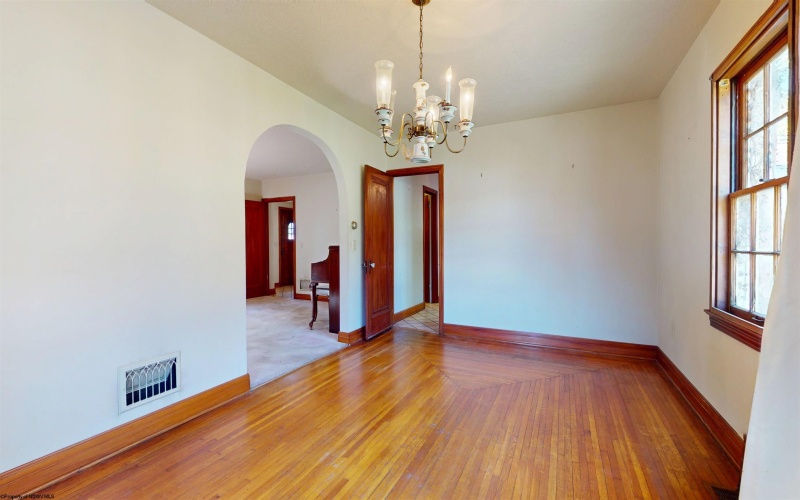 2001 Locust Avenue, Fairmont, West Virginia 26554, 4 Bedrooms Bedrooms, 10 Rooms Rooms,1 BathroomBathrooms,Single Family Detached,For Sale,Locust,10161820 2001 Locust Avenue, Fairmont, West Virginia 26554, 4 Bedrooms Bedrooms, 10 Rooms Rooms,1 BathroomBathrooms,Single Family Detached,For Sale,Locust,10161820