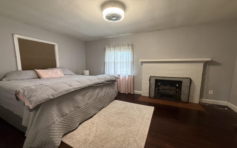 615 Main Street, Clarksburg, West Virginia 26301, 4 Bedrooms Bedrooms, 8 Rooms Rooms,1 BathroomBathrooms,Single Family Detached,For Sale,Main,10161818 615 Main Street, Clarksburg, West Virginia 26301, 4 Bedrooms Bedrooms, 8 Rooms Rooms,1 BathroomBathrooms,Single Family Detached,For Sale,Main,10161818