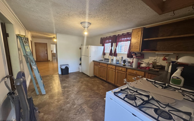 249 Main Avenue, Weston, West Virginia 26452, 3 Bedrooms Bedrooms, 9 Rooms Rooms,2 BathroomsBathrooms,Single Family Detached,For Sale,Main,10161826
