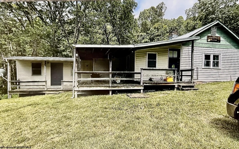 450 & 592 Mud Run Road, Buckhannon, West Virginia 26201, 2 Bedrooms Bedrooms, 5 Rooms Rooms,1 BathroomBathrooms,Single Family Detached,For Sale,Mud Run,10161848