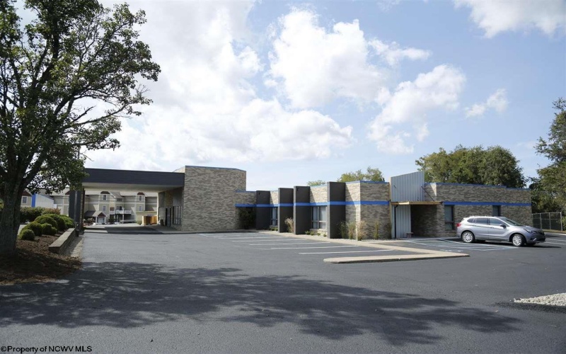 300 Wedgewood Drive, Morgantown, West Virginia 26505, ,Commercial/industrial,For Lease,Wedgewood,10161830
