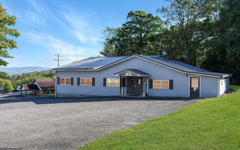 427 Morgantown Street, Kingwood, West Virginia 26537, ,Commercial/industrial,For Sale,Morgantown,10161847