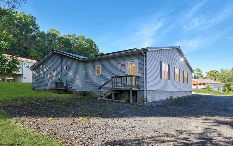 427 Morgantown Street, Kingwood, West Virginia 26537, ,Commercial/industrial,For Sale,Morgantown,10161847