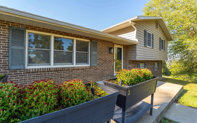 1 Greenway Avenue, Morgantown, West Virginia 26508, 4 Bedrooms Bedrooms, 9 Rooms Rooms,2 BathroomsBathrooms,Single Family Detached,For Sale,Greenway,10161833