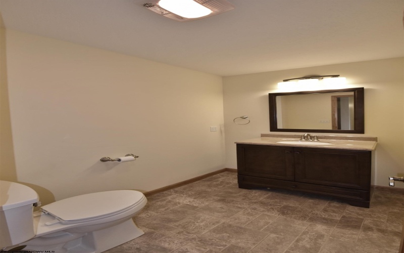 222 Timber Ridge Drive, Bridgeport, West Virginia 26330, 3 Bedrooms Bedrooms, 6 Rooms Rooms,3 BathroomsBathrooms,Residential Rentals,For Rent,Timber Ridge,10161834