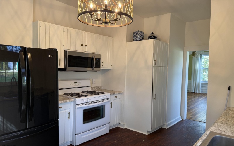 125 Hartland Avenue, Clarksburg, West Virginia 26301, 3 Bedrooms Bedrooms, 7 Rooms Rooms,1 BathroomBathrooms,Single Family Detached,For Sale,Hartland,10161843
