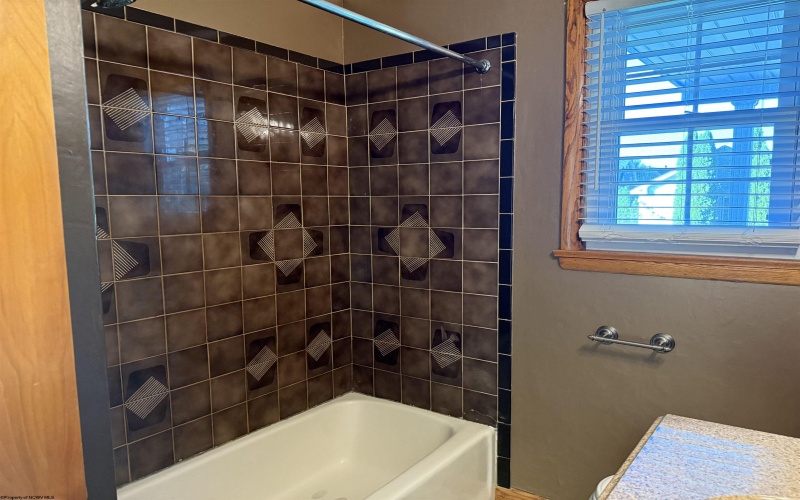 125 Hartland Avenue, Clarksburg, West Virginia 26301, 3 Bedrooms Bedrooms, 7 Rooms Rooms,1 BathroomBathrooms,Single Family Detached,For Sale,Hartland,10161843