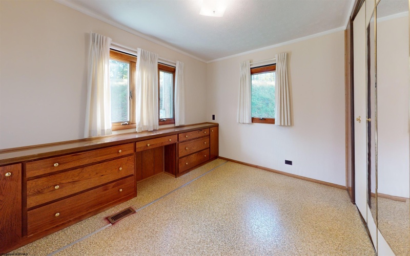 904 Pinchgut Hollow Road, Fairmont, West Virginia 26554, 2 Bedrooms Bedrooms, 6 Rooms Rooms,1 BathroomBathrooms,Single Family Detached,For Sale,Pinchgut Hollow,10161840