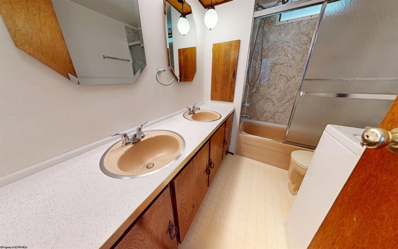 904 Pinchgut Hollow Road, Fairmont, West Virginia 26554, 2 Bedrooms Bedrooms, 6 Rooms Rooms,1 BathroomBathrooms,Single Family Detached,For Sale,Pinchgut Hollow,10161840
