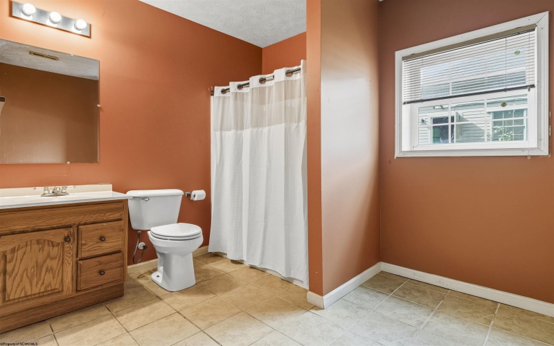 110 Woodmont Way, Fairmont, West Virginia 26554, 5 Bedrooms Bedrooms, 7 Rooms Rooms,3 BathroomsBathrooms,Single Family Detached,For Sale,Woodmont,10161845