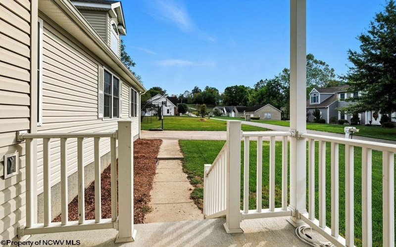 110 Woodmont Way, Fairmont, West Virginia 26554, 5 Bedrooms Bedrooms, 7 Rooms Rooms,3 BathroomsBathrooms,Single Family Detached,For Sale,Woodmont,10161845