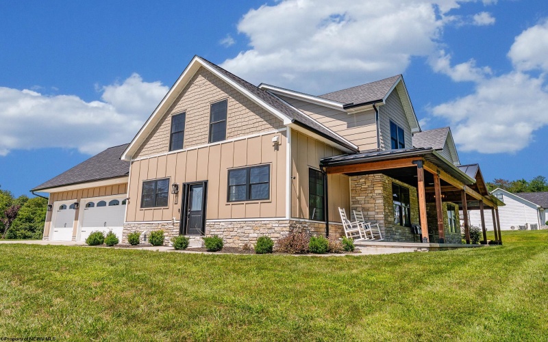 529 Bowers Lane, Morgantown, West Virginia 26508, 6 Bedrooms Bedrooms, 17 Rooms Rooms,4 BathroomsBathrooms,Single Family Detached,For Sale,Bowers,10158688