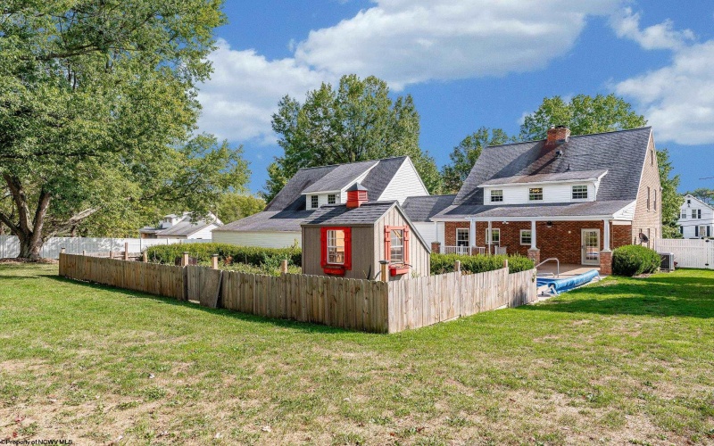 200 Balsinger Road, Uniontown, Pennsylvania 15401, 3 Bedrooms Bedrooms, 10 Rooms Rooms,2 BathroomsBathrooms,Single Family Detached,For Sale,Balsinger,10161867