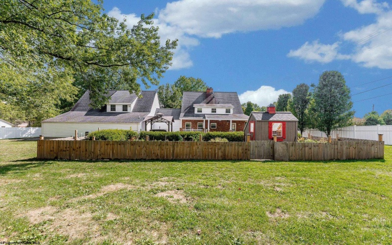 200 Balsinger Road, Uniontown, Pennsylvania 15401, 3 Bedrooms Bedrooms, 10 Rooms Rooms,2 BathroomsBathrooms,Single Family Detached,For Sale,Balsinger,10161867