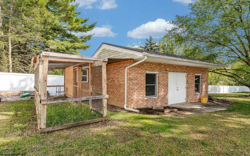 200 Balsinger Road, Uniontown, Pennsylvania 15401, 3 Bedrooms Bedrooms, 10 Rooms Rooms,2 BathroomsBathrooms,Single Family Detached,For Sale,Balsinger,10161867