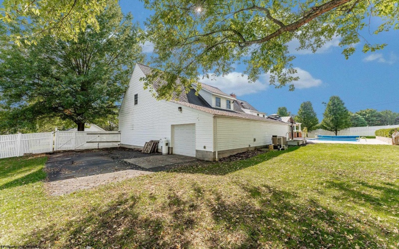 200 Balsinger Road, Uniontown, Pennsylvania 15401, 3 Bedrooms Bedrooms, 10 Rooms Rooms,2 BathroomsBathrooms,Single Family Detached,For Sale,Balsinger,10161867