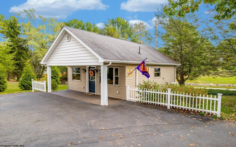 200 Balsinger Road, Uniontown, Pennsylvania 15401, 3 Bedrooms Bedrooms, 10 Rooms Rooms,2 BathroomsBathrooms,Single Family Detached,For Sale,Balsinger,10161867