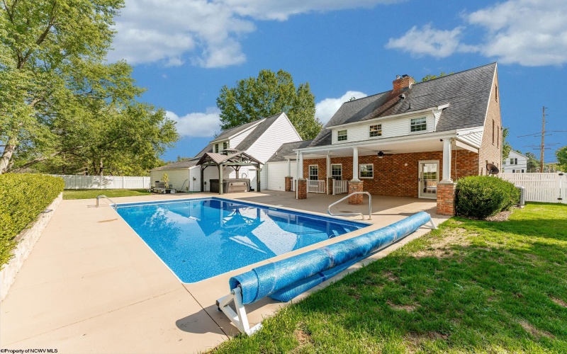 200 Balsinger Road, Uniontown, Pennsylvania 15401, 3 Bedrooms Bedrooms, 10 Rooms Rooms,2 BathroomsBathrooms,Single Family Detached,For Sale,Balsinger,10161867