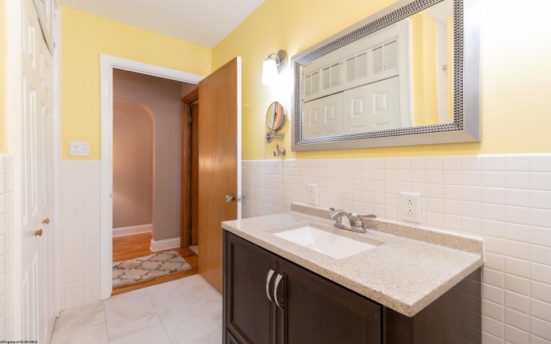 20 Meadow Lane, Bridgeport, West Virginia 26330, 3 Bedrooms Bedrooms, 6 Rooms Rooms,1 BathroomBathrooms,Single Family Detached,For Sale,Meadow,10161878