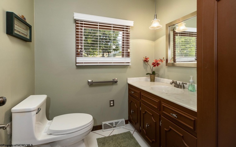 20 Meadow Lane, Bridgeport, West Virginia 26330, 3 Bedrooms Bedrooms, 6 Rooms Rooms,1 BathroomBathrooms,Single Family Detached,For Sale,Meadow,10161878