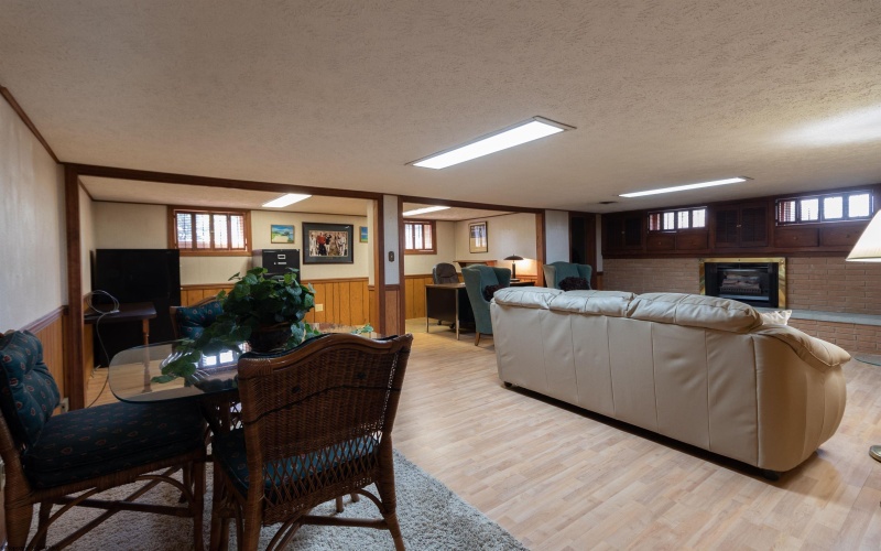 20 Meadow Lane, Bridgeport, West Virginia 26330, 3 Bedrooms Bedrooms, 6 Rooms Rooms,1 BathroomBathrooms,Single Family Detached,For Sale,Meadow,10161878