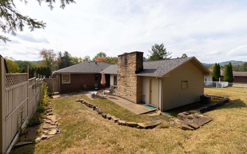 20 Meadow Lane, Bridgeport, West Virginia 26330, 3 Bedrooms Bedrooms, 6 Rooms Rooms,1 BathroomBathrooms,Single Family Detached,For Sale,Meadow,10161878